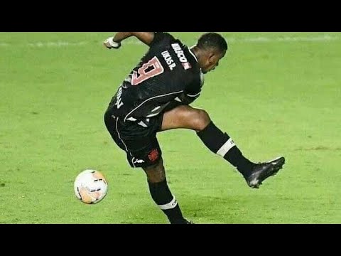 Ribamar perdendo gol e furando contra Defensa y Justica
