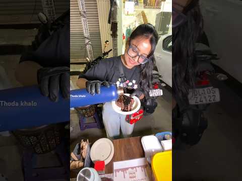 23 साल की Cute Girl Selling 80/-Rs वाली Strawberry Brownie 🥵😍!