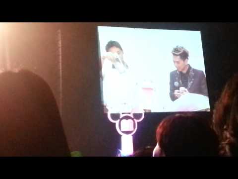 120916 Yuchun FM in BKK 6 - open presents
