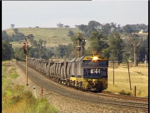 Australian diesel locomotives working hard in the Southern Highlands - January 16th, 1999.