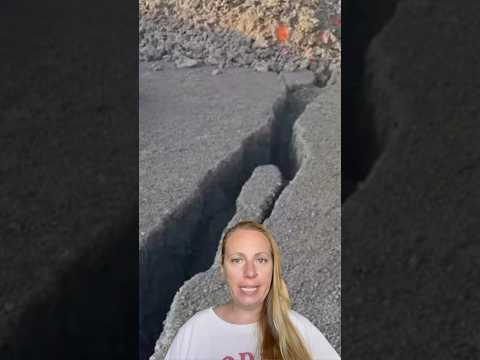 Huge CRACk on Etna Volcano ! Will it Explode or break apart and cause a Monster Tsunami ??? #Italy