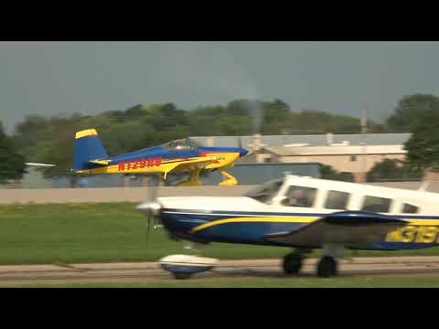 Departures & Arrivals Oshkosh 2021 Wednesday Evening