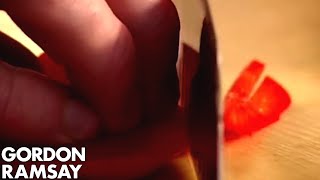 How to Cut the Perfect Pepper - Gordon Ramsay