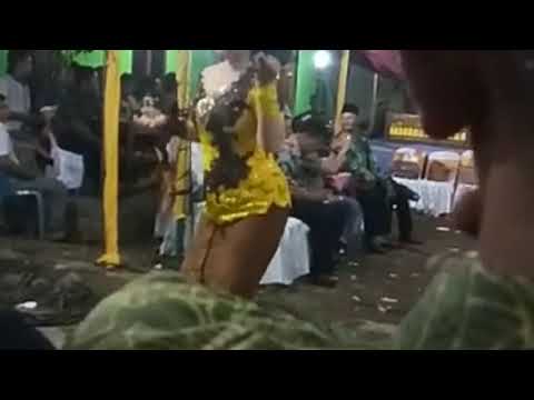 tayub sinden terkenal RINI EPELEDUT  bersama cinde laras