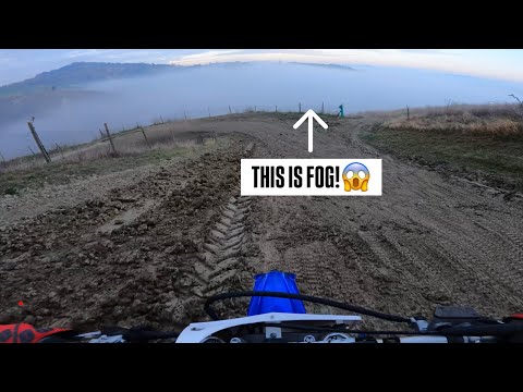 YAMAHA 125 WIDE OPEN IN FOGGY ITALY MOUNTAINS 
