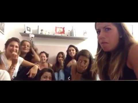 9 GIRLS REACT TO 2 GIRLS 1 CUP!! 🇮🇹
