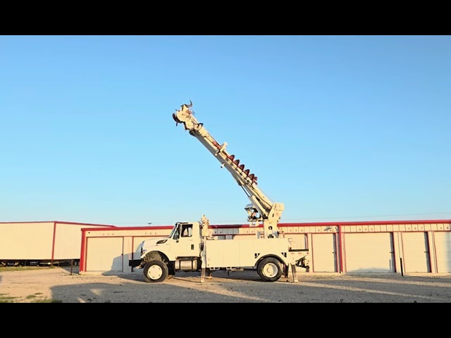 2009 International 7300 4x4 47' Digger Derrick Truck - Image 14 2009 International 7300 4x4 47' Digger Derrick Truck - Image 14