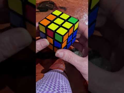 Solving the Rubiks cube - Beginner method