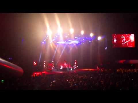 Pxndx Panda - En El Vaticano (con R2D2 en la batería) en vivo