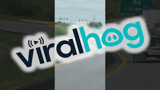 faze tari avionul aterizeaza pe autostrada