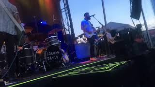 Jordan Davis - Tough To Tie Down