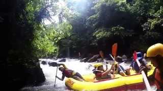 preview picture of video 'Class 2 Whitewater Rafting On The Pekalen River, Probolinggo, Indonesia'