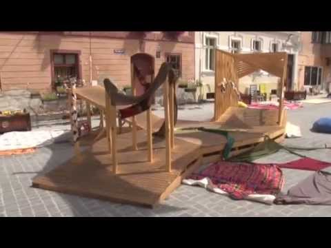 Centrul Braşovului s-a transformat într-o piaţă boemă