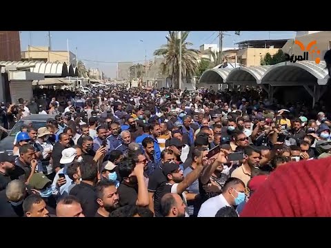 شاهد بالفيديو.. تجدد احتجاجات عقود واجراء الكهرباء للمطالبة بالتثبيت #المربد
