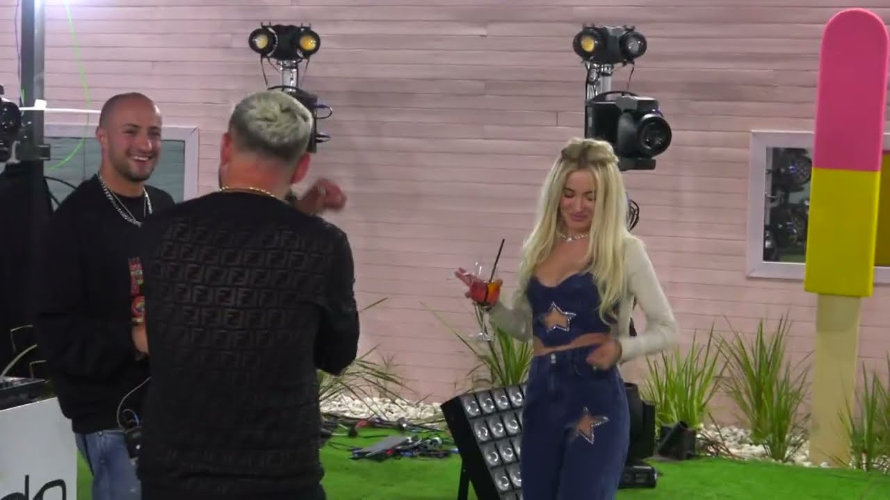 3 finalistët/ Luizi kërcen me Kristin dhe Dean