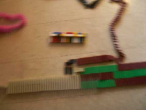 Domino Day 2009 mit einer Schere