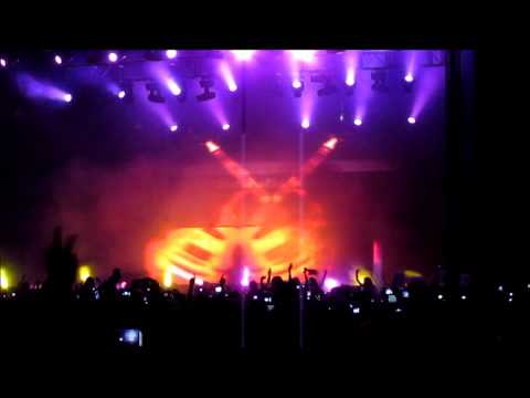 Calvin Harris - Feel So Close @ Creamfields Chile 2012