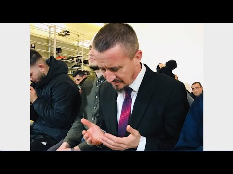 Si e fal namazin e vitrit ti Hoxhë Ahmed Kalaja?