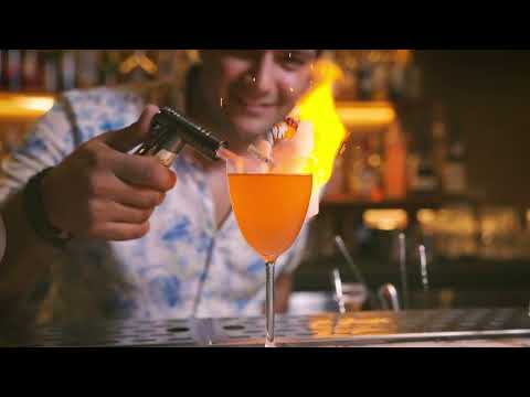 Sizzle Rooftop Restaurant Bar at Avista Hideaway Phuket