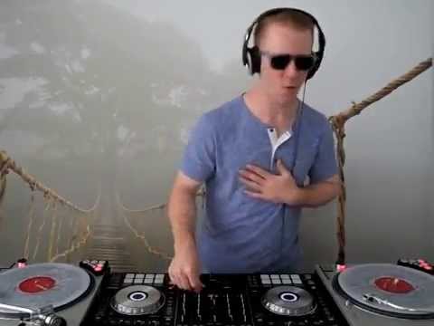 Derrick James Lounge