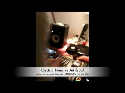 Electric Twins vs Jut & Jul