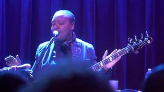 Meshell N&#39;degeochello &quot;Outside Your Door&quot;