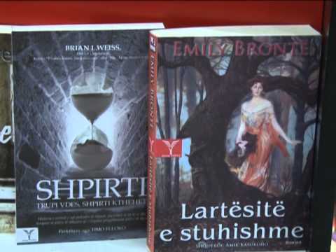 VITRINA E LIBRIT TITUJT E RINJ NE LIBRARITE E TIRANES LAJM