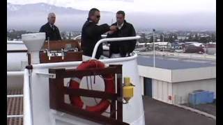 preview picture of video 'Leaving Akureyri, Iceland, on the MV Discovery'