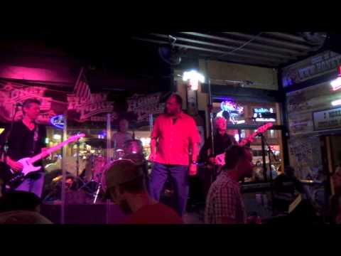 CrossRoads perform "Sunshine of Your Love"