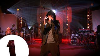 Video thumbnail of "Eminem - Love The Way You Lie ft Skylar Grey on Radio 1"