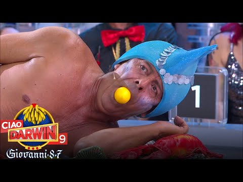 Ciao Darwin - Luca Laurenti travestito da pesce