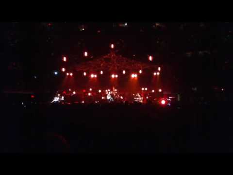 Pearl Jam "Sleeping By Myself" (4/9/16) at the AAA in Miami, FL
