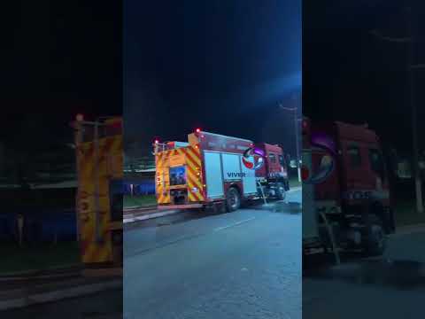 Tubulação próxima ao Instituto Neymar em Praia Grande pega fogo.