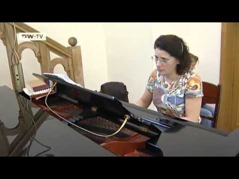 Return of a Legend 02 -- The Ballerina | euromaxx