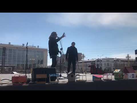 Эпатажное выступление Джигурды на площади Ленина Эпатажное выступление Джигурды на площади Ленина
