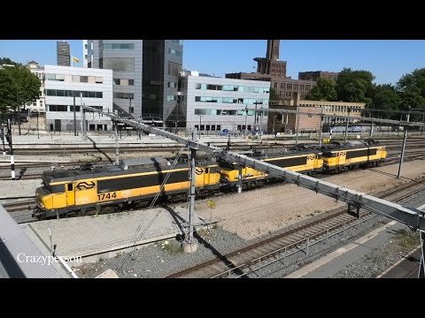 Drie NS 1700 locomotieven bij Utrecht Centraal Station (Moreelsebrug)