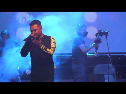 Vivan y Dejen Vivir / Julio Andrés (en vivo) en la obra