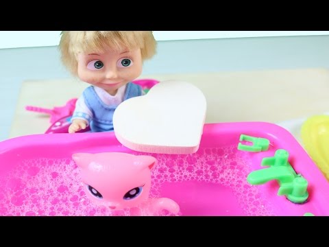 Maşa Kedisini Küvette Yıkıyor - Maşa ve Koca Ayı Türkçe Çizgi Film