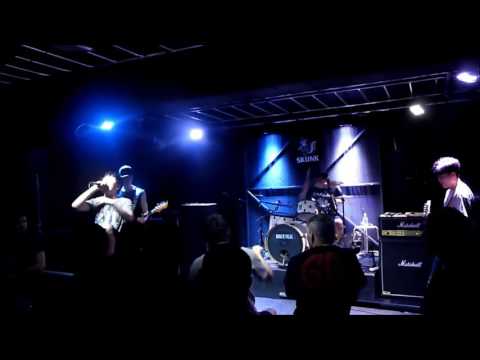 THE KITSCHES 2016 07 23 Seoul II