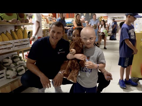 Anthony Rizzo treats young cancer patients to FAO Schwarz shopping spree