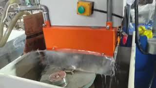 CNC vertical grinder, capable of grinding multiple blades