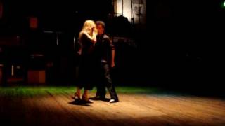 Tango in progress vienna T.I.P.-TV Pablo Inza & Eugenia Parilla bailan en la catedral