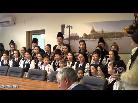 Colind la Primarie cu Ansamblul Magura