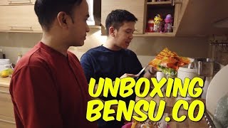 Download lagu The Onsu Family - UNBOXING BENSU.CO mp3 Download lagu The Onsu Family - UNBOXING BENSU.CO mp3