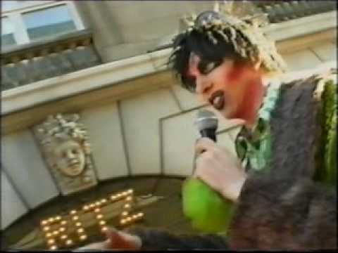 THE DIVINE DAVID - London Pride Bus Tour Guiding, (C4), 2000