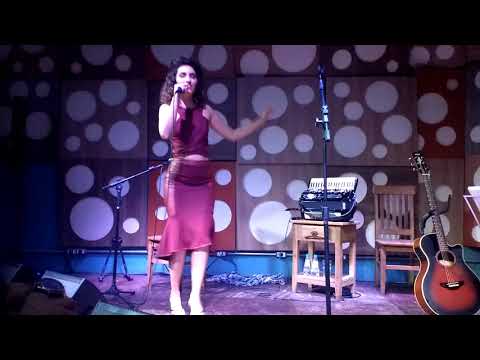 Bruna Caram- Caminho pro interior