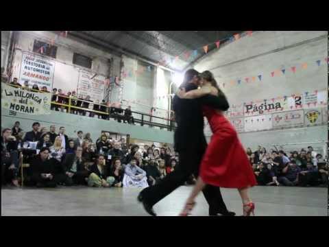  Analía Centurión  and  Gabriel Missé  are  dancing  to  the  tango  "  Como Se Muere De Amor  "