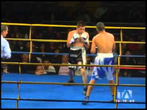 Erick Bone noqueó a Óscar Arenas