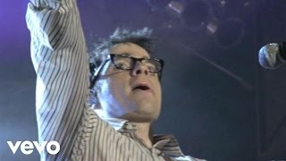 Weezer - Buddy Holly (Live at AXE Music One Night Only)