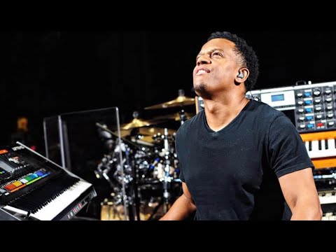 Phillip Feast On Keys ( KeyCam ) Israel Hougthon // Lord You Are GOOD // Fred Hammond